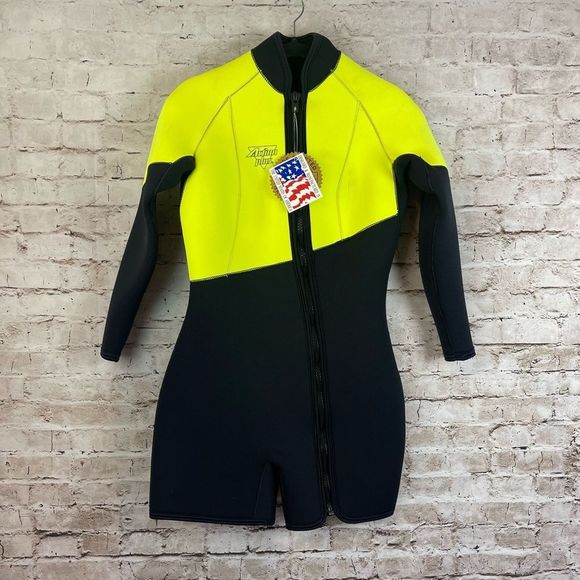 NWT Action Plus Large Wetsuit Long Sleeve Short Version Unisex Black Neon Yellow - Picture 1 of 8